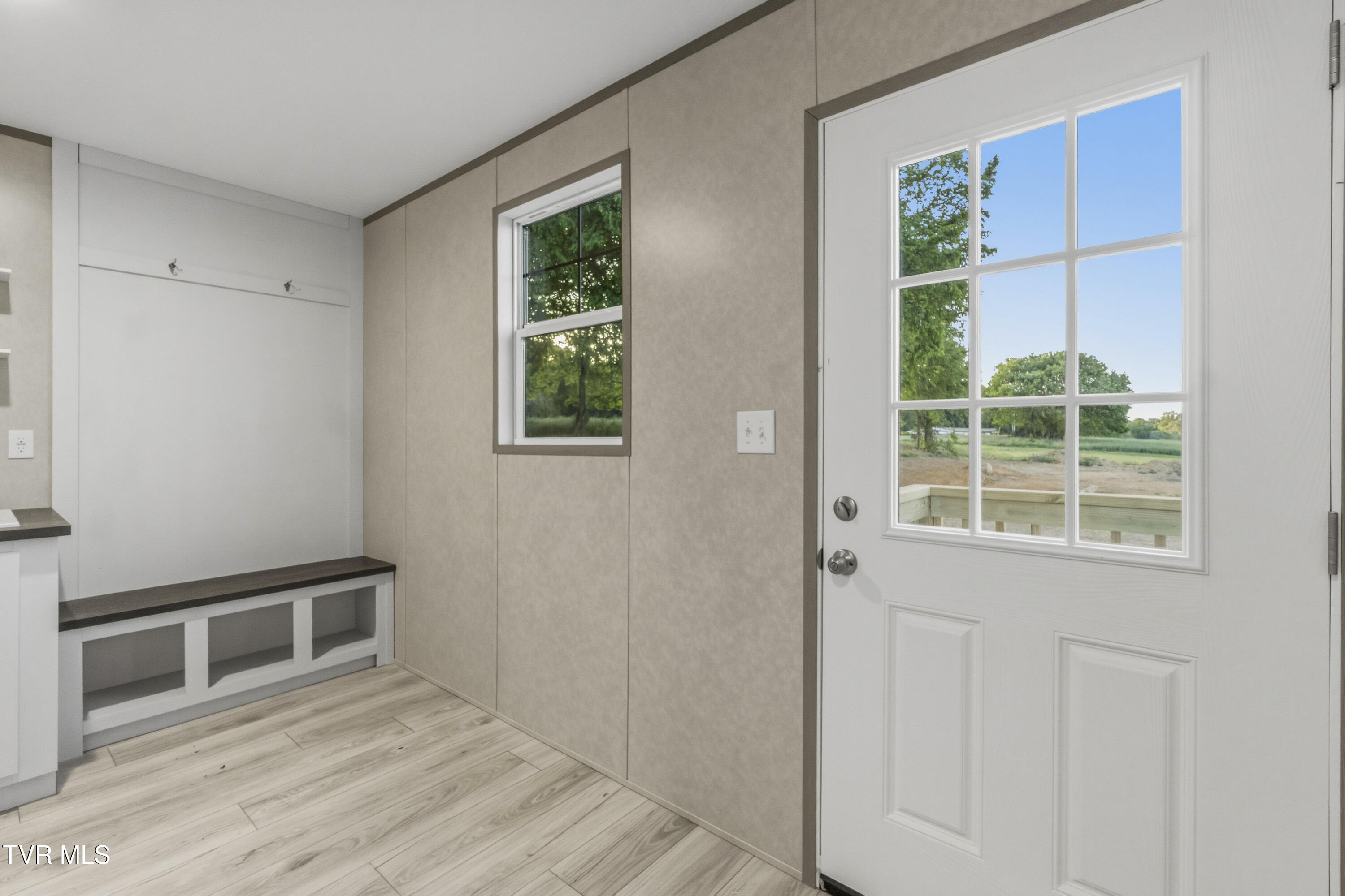 555 McDonald Road Midway, TN 37809 - Photo 32 of 38 Mudroom/Back