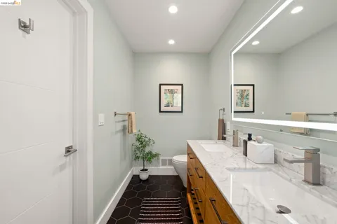 $998,000 | 4238 Laguna Avenue, Oakland, CA 94602