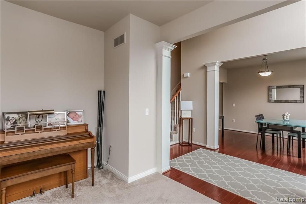3058 Fantail Court Rochester Hills, MI 48309 - Photo 6 of 43
