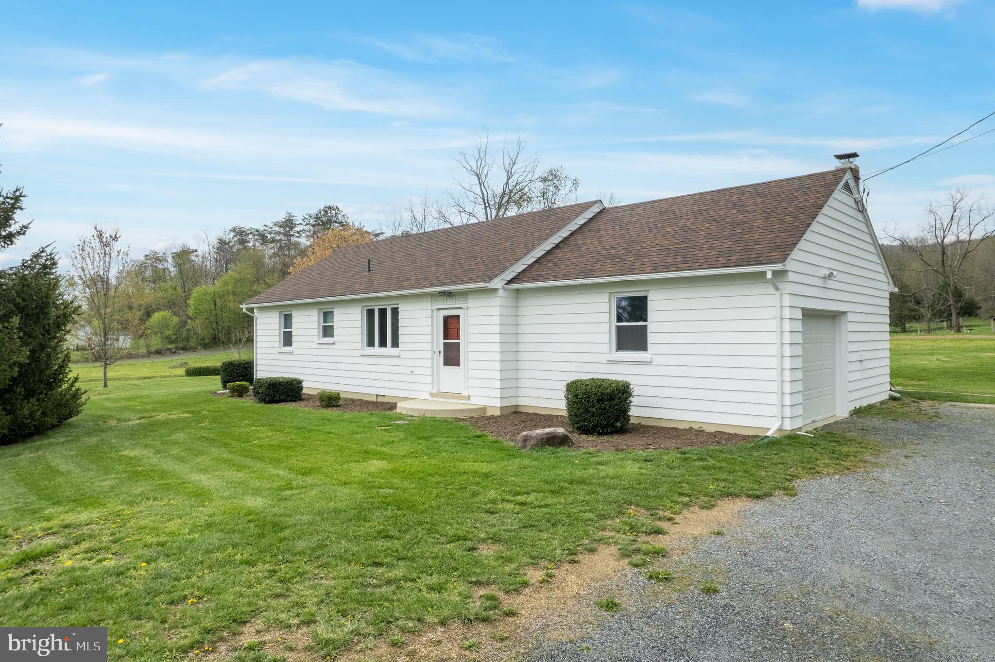 6233 Strasburg Road Strasburg, VA 22657 - Photo 2 of 40 1 CAR GARAGE