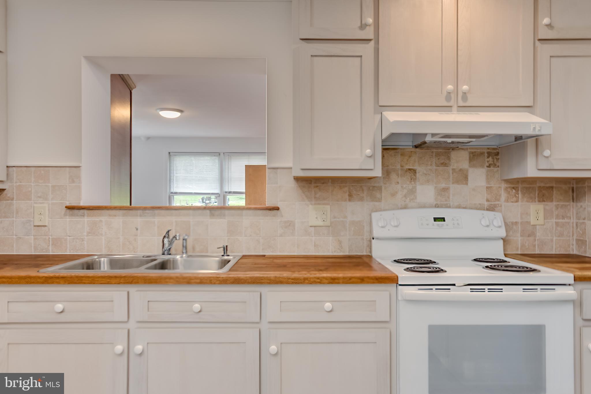 6233 Strasburg Road Strasburg, VA 22657 - Photo 29 of 40 WHITE OAK, CHERRY, & ASH COUNTERTOP