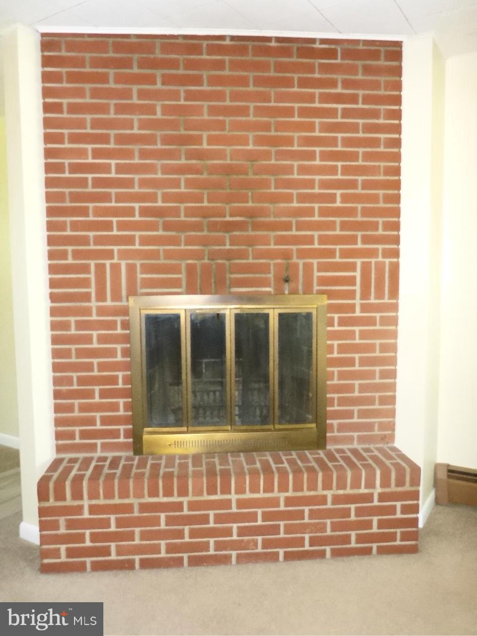 1524 Carpenters Point Road Perryville, MD 21903 - Photo 11 of 29 Living Room