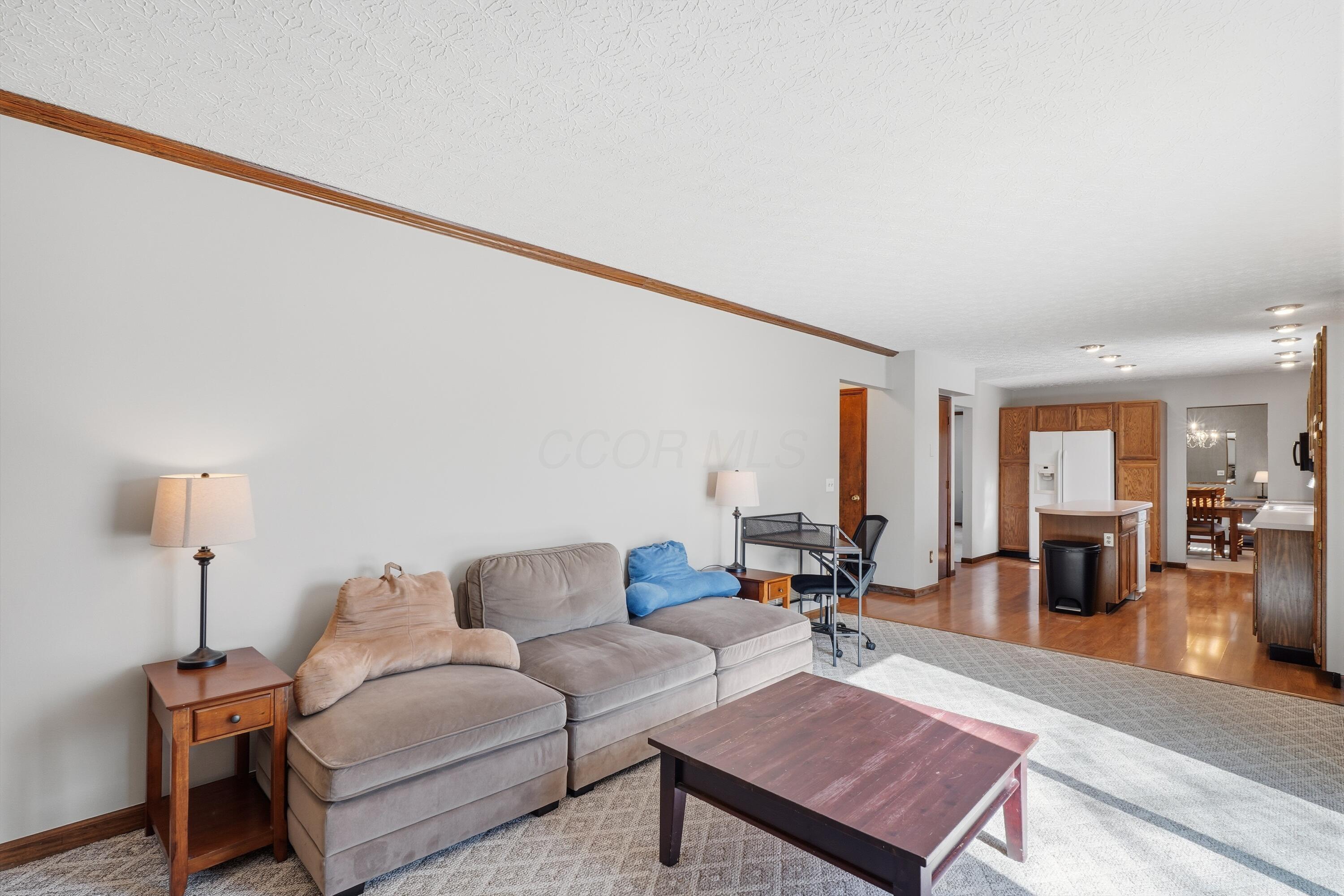 830 Lindenhaven Road Columbus, OH 43230 - Photo 16 of 43 16-family-room-1
