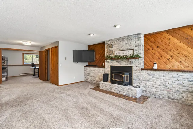 $395,000 | 13521 Dan Patch Drive, Savage, MN 55378