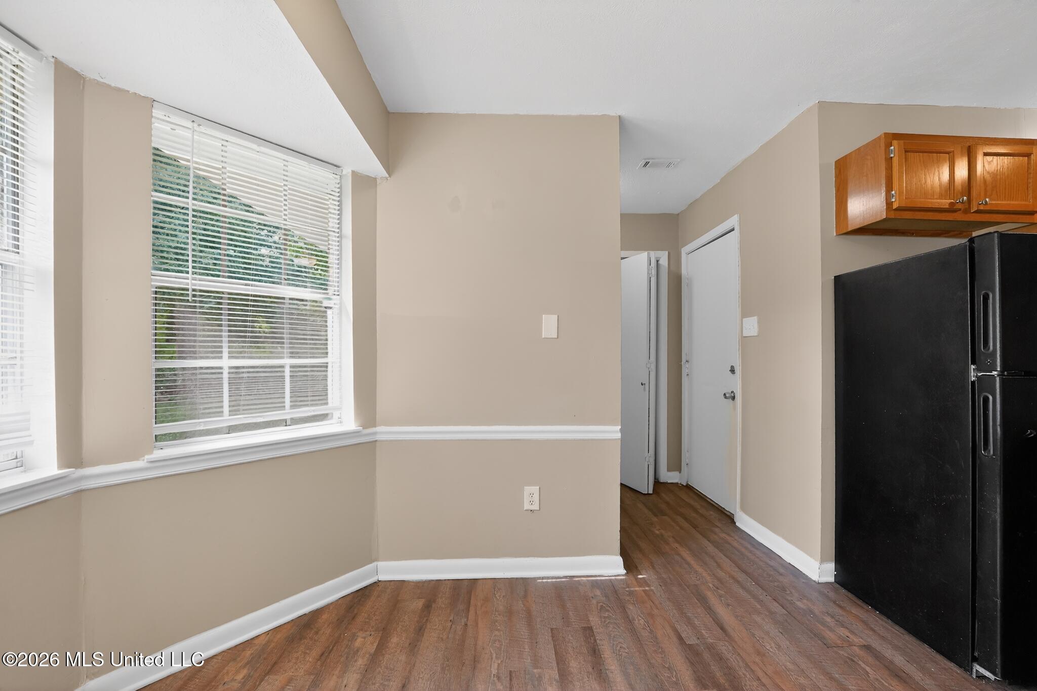 206 Valley Ridge Drive Jackson, MS 39206 - Photo 19 of 34 19_206_Valley_Ridge_Dr-Dining_room-8008