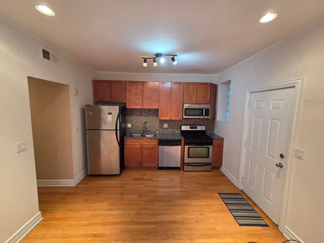 $1,300 | 5902 West Madison Street, Unit 3, Chicago, IL 60644