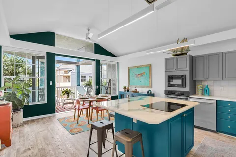 $1,295,000 | 77 Seaside N Court, Key West, FL 33040