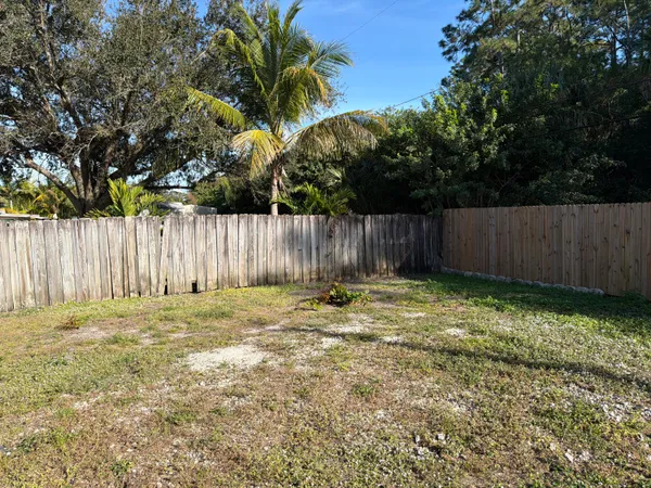 $2,800 | 6184 Southeast Orange Blossom Trail, Hobe Sound, FL 33455