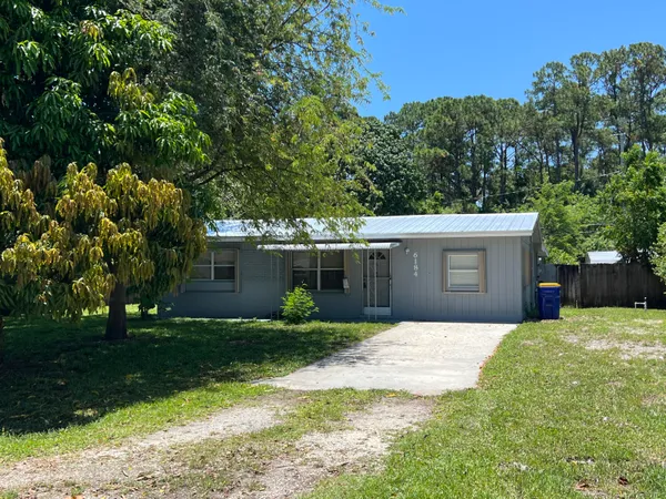 $2,800 | 6184 Southeast Orange Blossom Trail, Hobe Sound, FL 33455