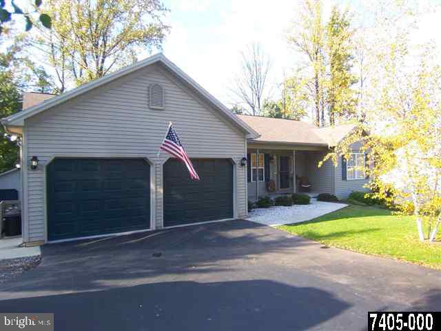 1880 Pin Oak Drive Spring Grove, PA 17362 - Photo 5 of 25 Gallery Image 5