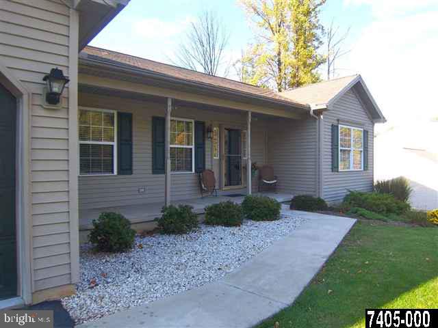 1880 Pin Oak Drive Spring Grove, PA 17362 - Photo 6 of 25 Gallery Image 6