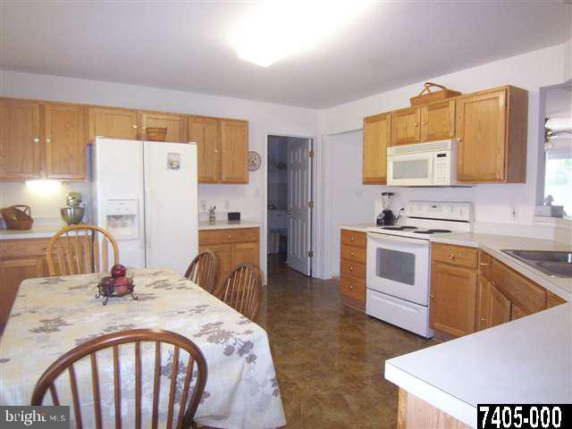 1880 Pin Oak Drive Spring Grove, PA 17362 - Photo 8 of 25 Gallery Image 8