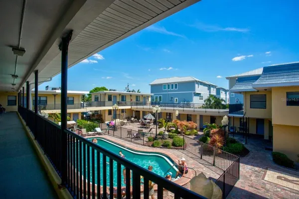 $1,150 | 16333 Gulf Boulevard, Unit 4, St. Petersburg, FL 33708