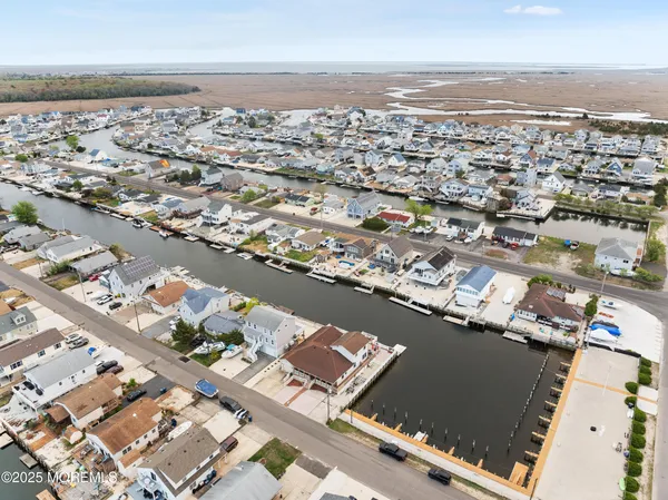 $499,000 | 8 North Captain Drive, Little Egg Harbor, NJ 08087