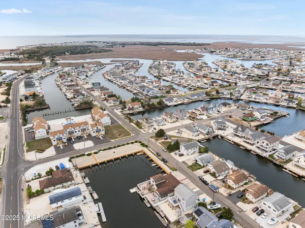 $499,000 | 8 North Captain Drive, Little Egg Harbor, NJ 08087