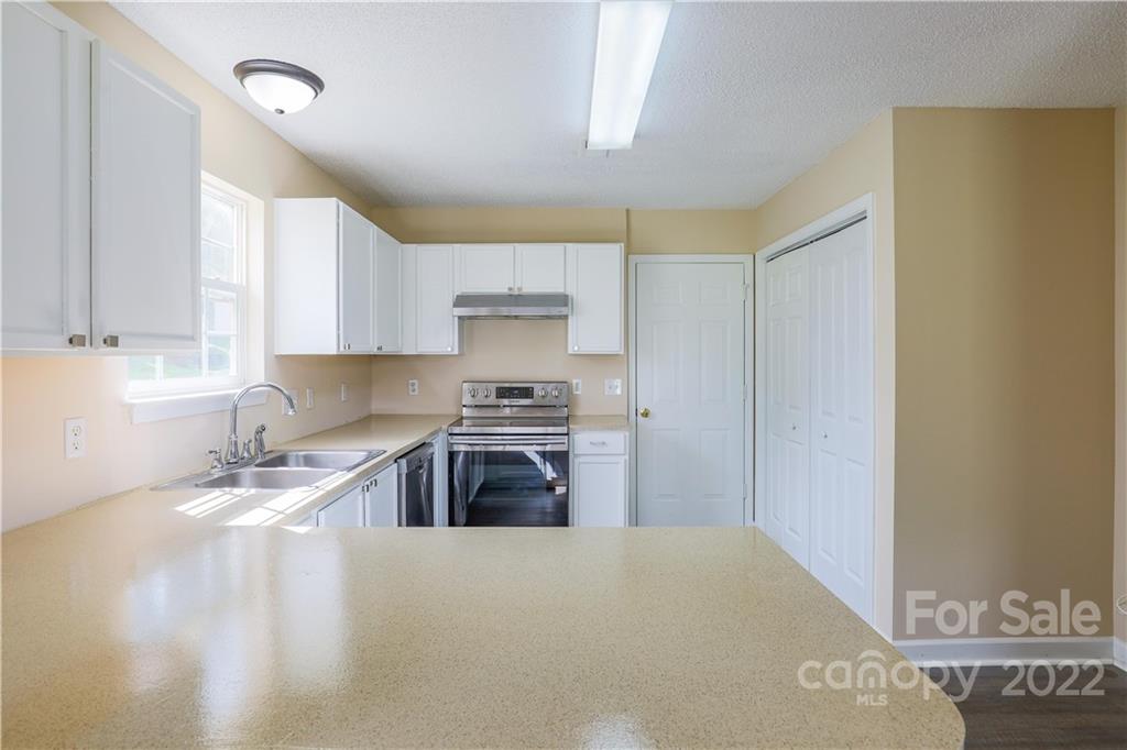 820 River Trail Road Lowell, NC 28098 - Photo 11 of 23 Gallery Image 11