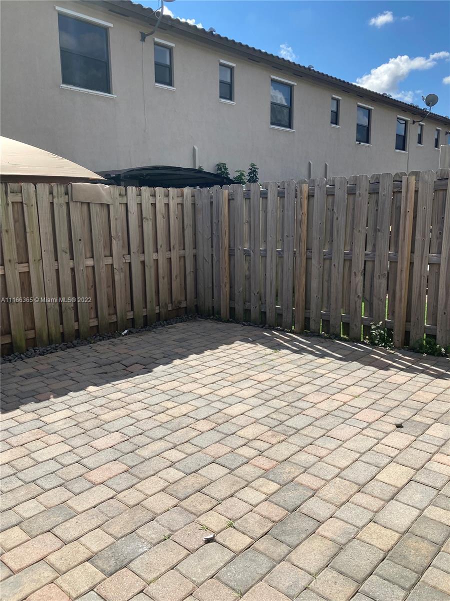 The Hammocks Miami, FL 33196 - Photo 17 of 27 a view of wooden fence