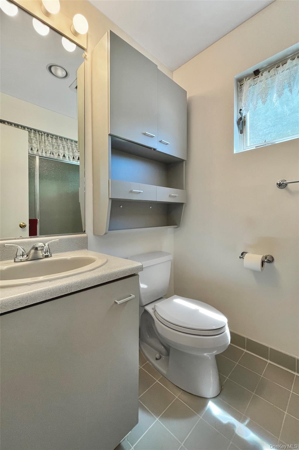 407 Arlin Road, Unit 407 Monroe, NY 10950 - Photo 24 of 33 Primary bathroom