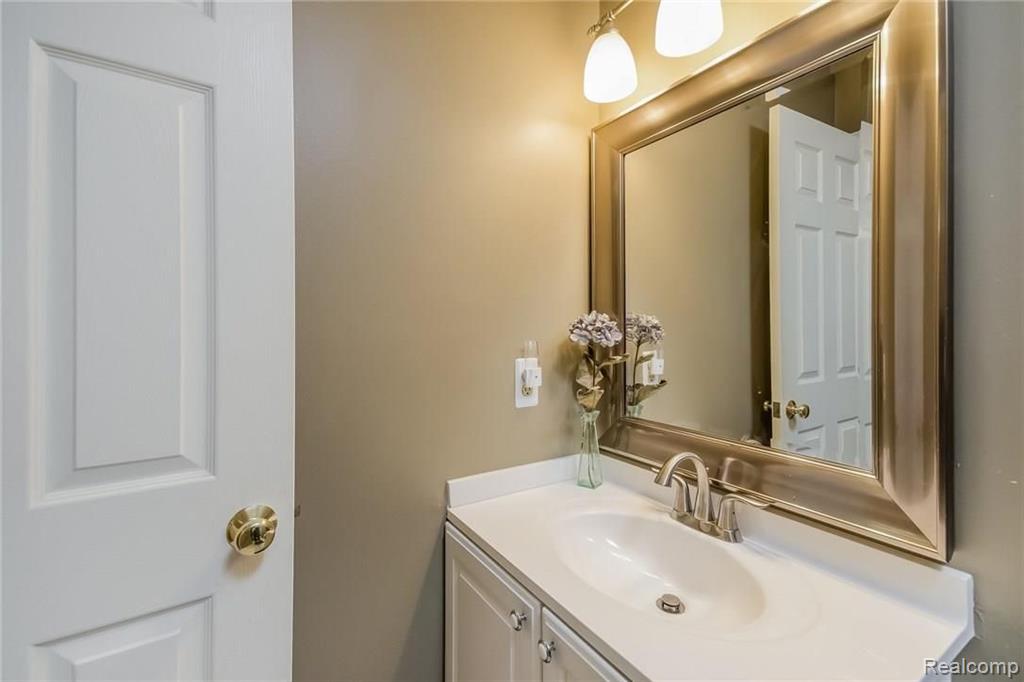 2178 Reagan Drive Rochester Hills, MI 48309 - Photo 21 of 44
