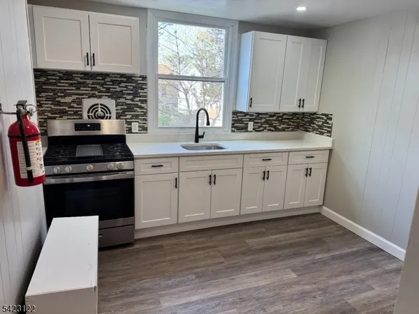$2,300 | 23 Trimble Avenue, Unit 2, Clifton, NJ 07011