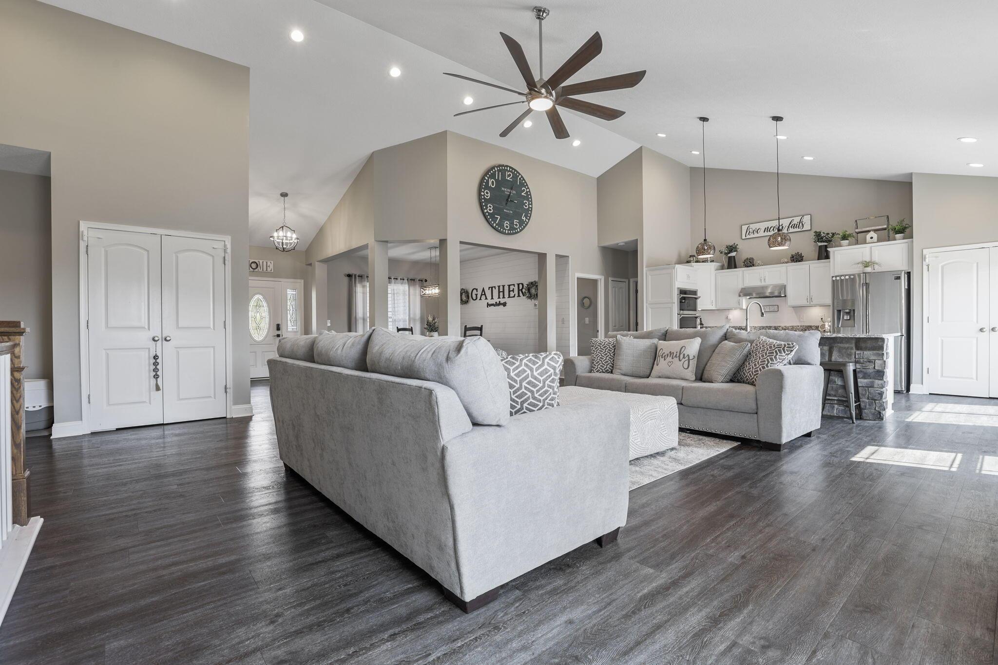 9559 Walnut Dowler Road Logan, OH 43138 - Photo 18 of 69 Great Room