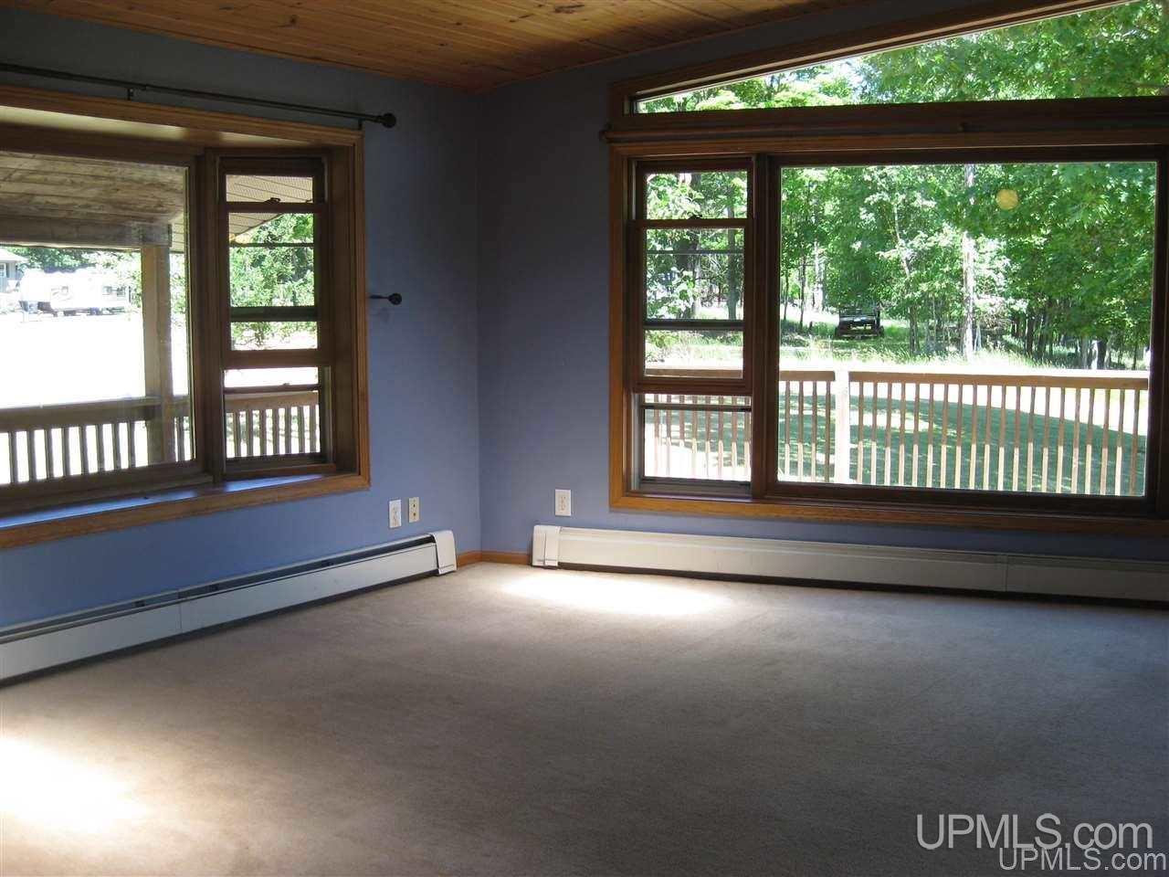 6614 P Road Gladstone, MI 49837 - Photo 3 of 27