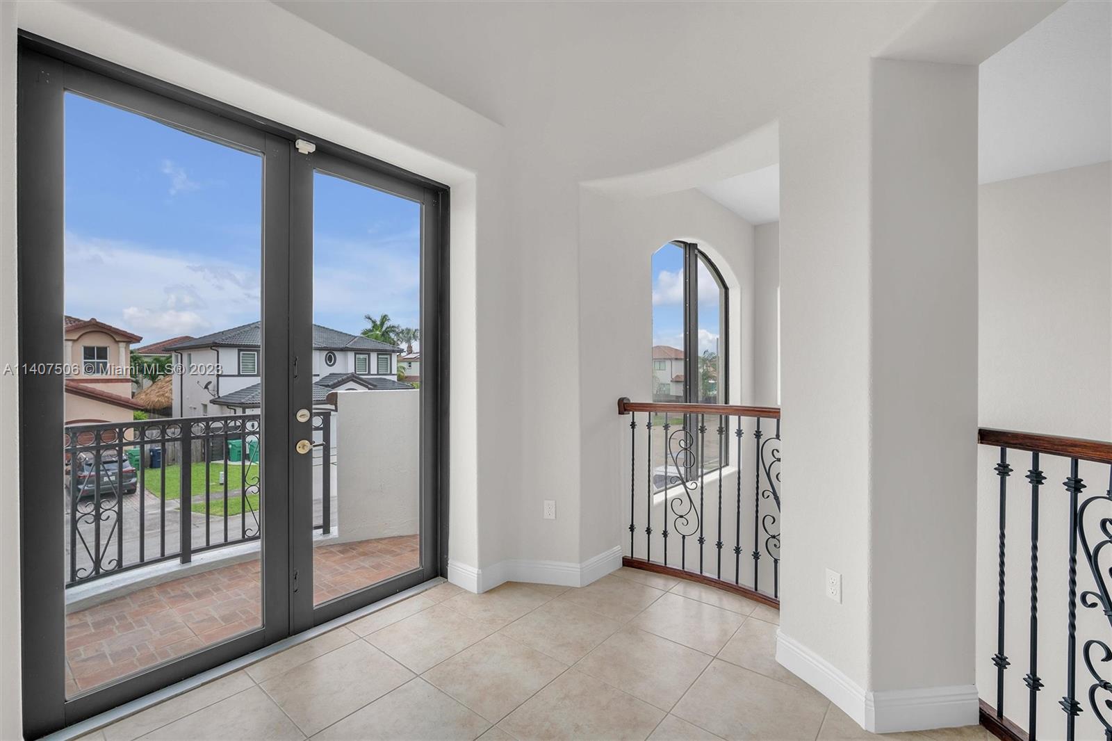 Tamiami Miami, FL 33184 - Photo 39 of 46 a view of front door with a porch