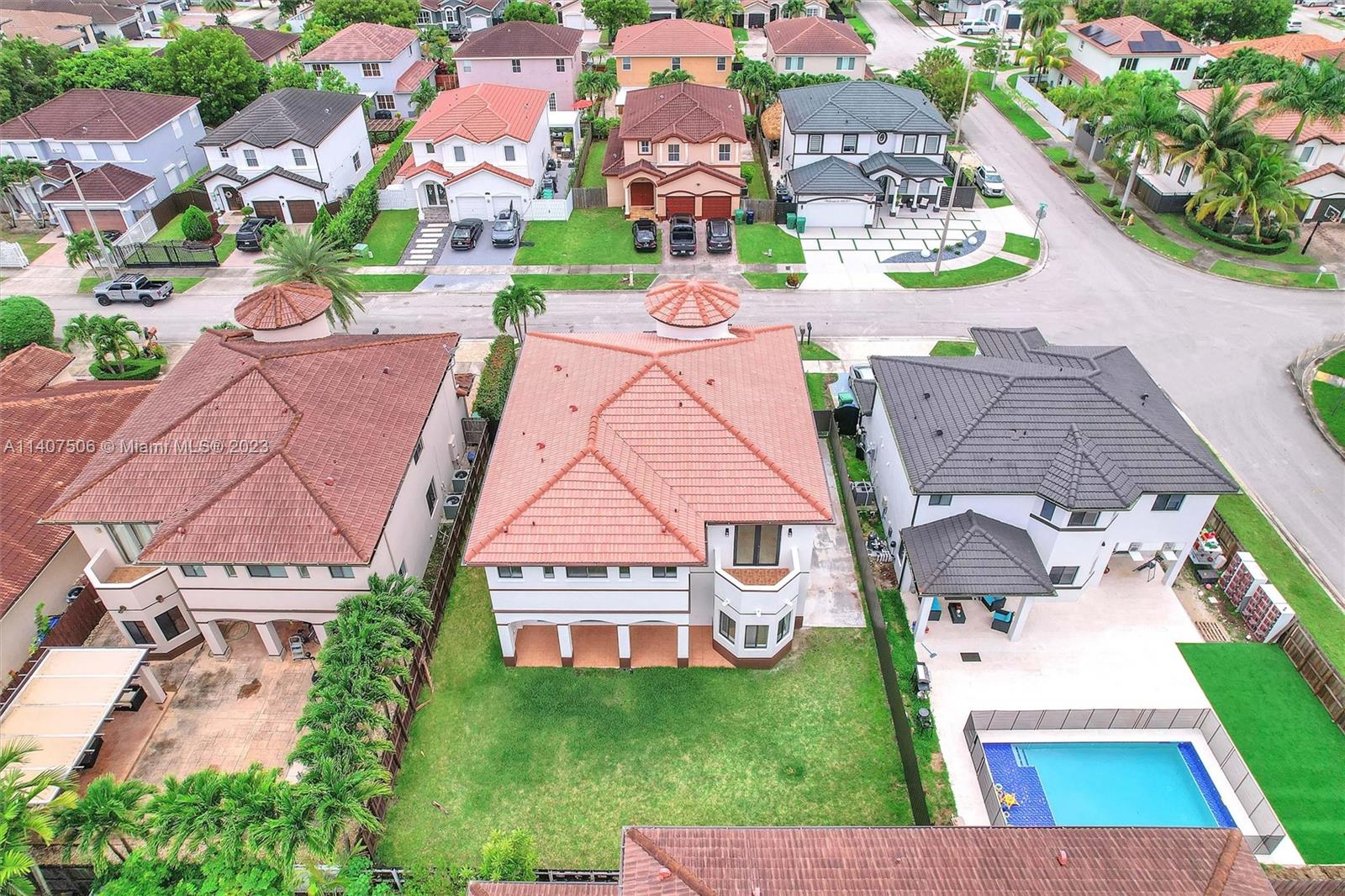 Tamiami Miami, FL 33184 - Photo 44 of 46 an aerial view of residential houses with outdoor space and parking