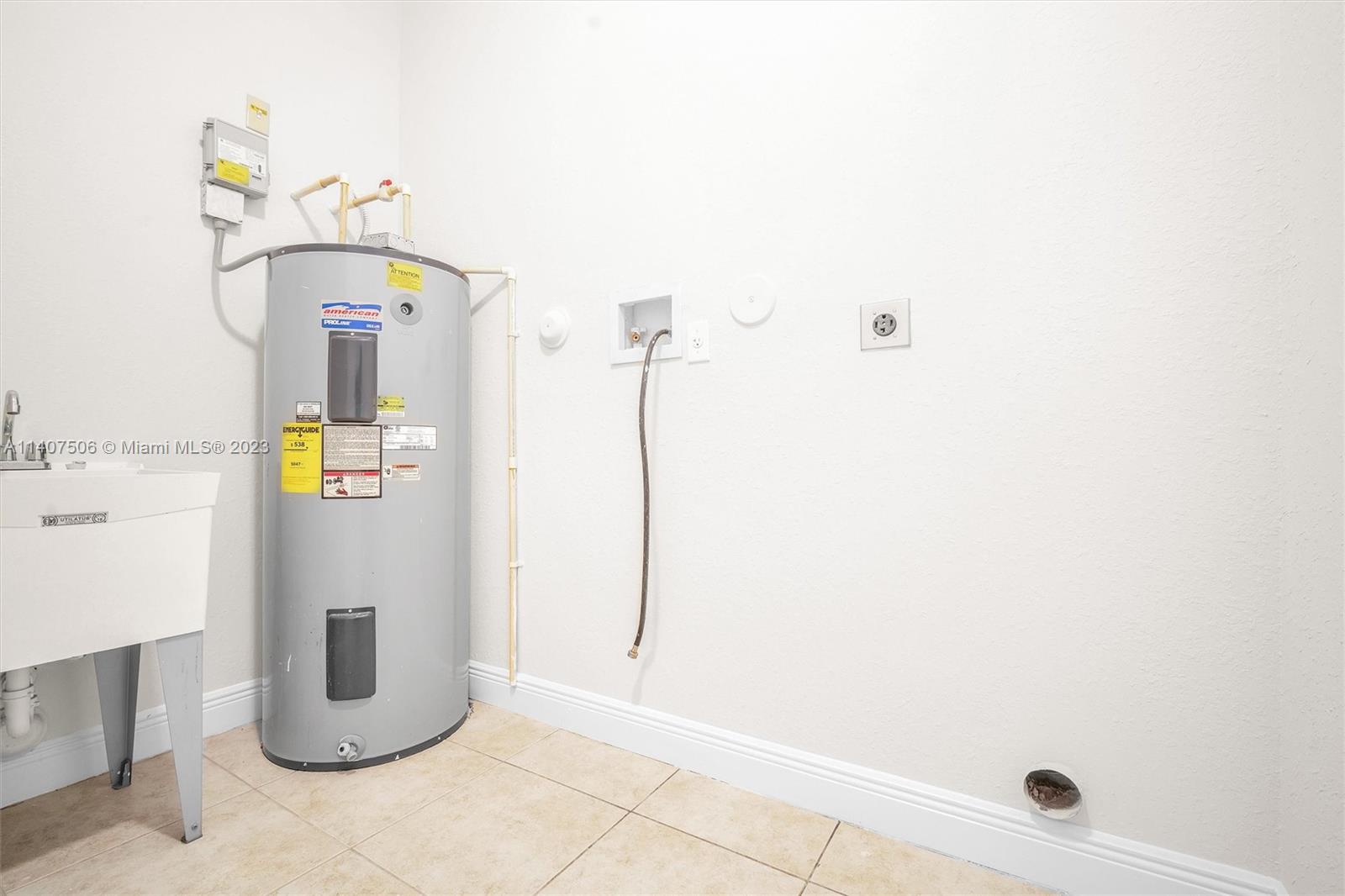 Tamiami Miami, FL 33184 - Photo 45 of 46 a bathroom with a shower