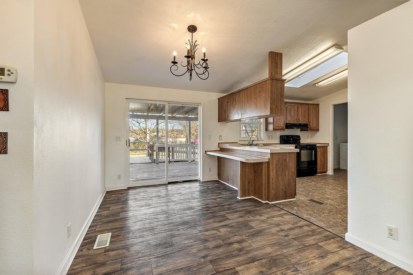 6352 Harold Road Central Point, OR 97502 - Photo 8 of 29 17_HR_17_mls