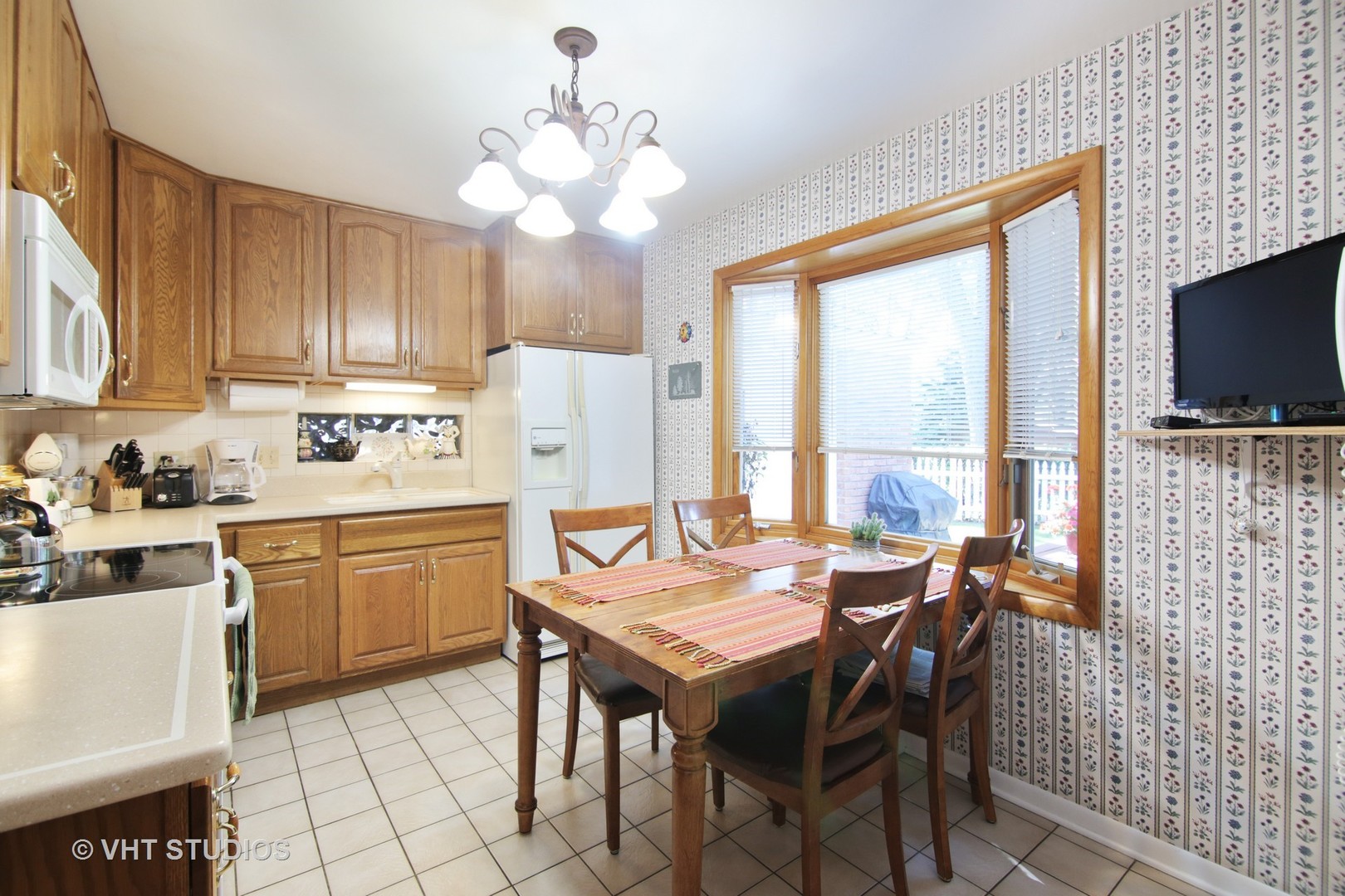 2069 Dundee Road Northbrook, IL 60062 - Photo 3 of 10 Gallery Image 3