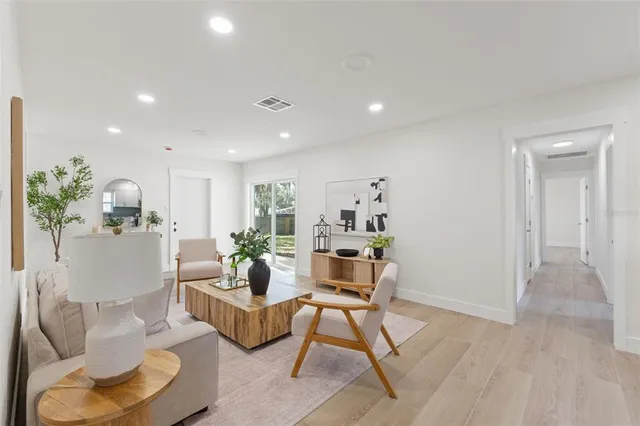 $425,000 | 2210 Tanglewood Way, Brandon, FL 33511