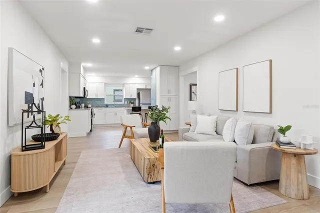 $425,000 | 2210 Tanglewood Way, Brandon, FL 33511