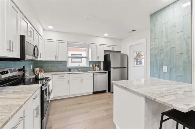 $425,000 | 2210 Tanglewood Way, Brandon, FL 33511