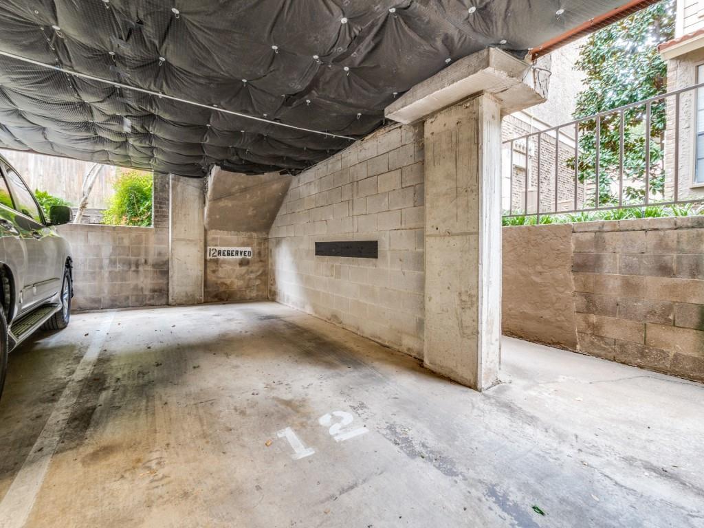 5200 Martel Avenue, Unit 6Q Dallas, TX 75206 - Photo 21 of 32 a view of a outdoor space