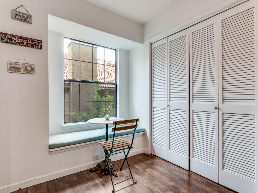 5200 Martel Avenue, Unit 6Q Dallas, TX 75206 - Photo 10 of 32 a view of a livingroom with furniture and windows