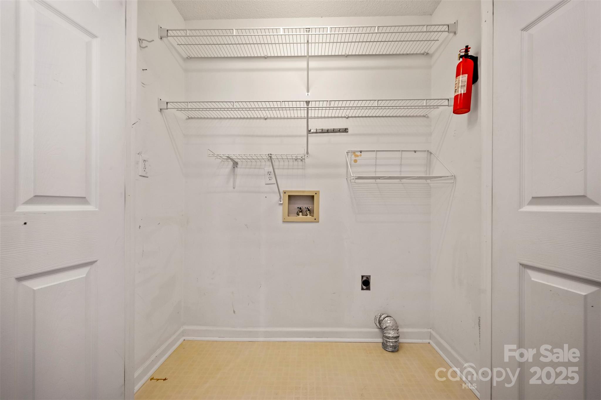 506 Pleasant Street Spindale, NC 28160 - Photo 12 of 34 a bathroom with a bathtub