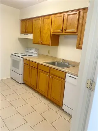 $950 | 2300 Pasadena Avenue, Unit 305, Metairie, LA 70001