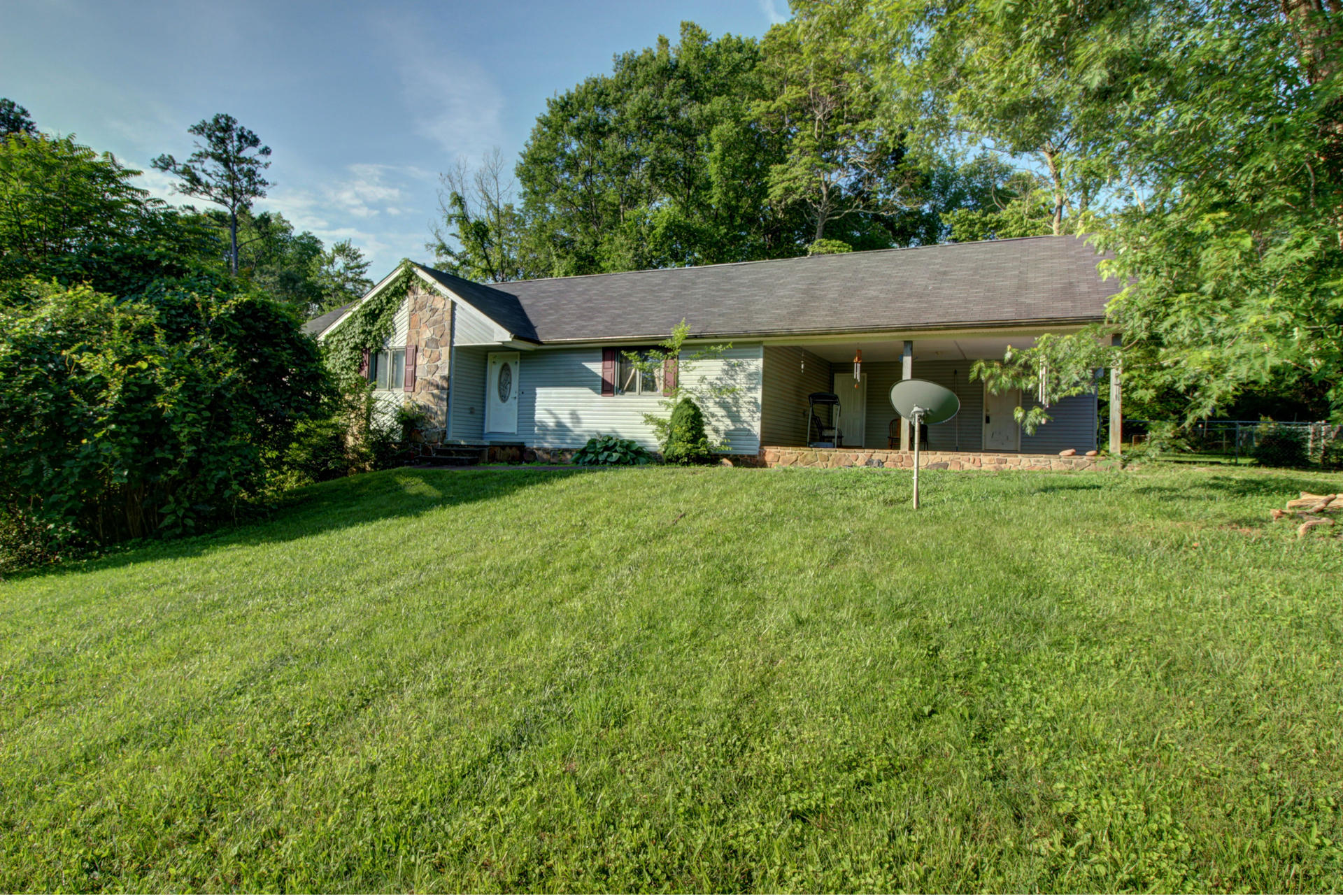 6025 Maloneyville Road Corryton, TN 37721 - Photo 1 of 24 6025 Maloneyville Rd