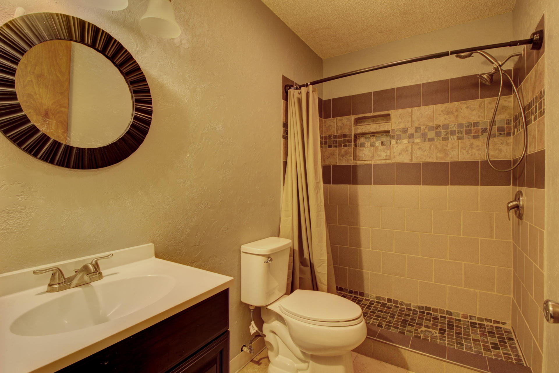 6025 Maloneyville Road Corryton, TN 37721 - Photo 16 of 24 Full Hall Bath