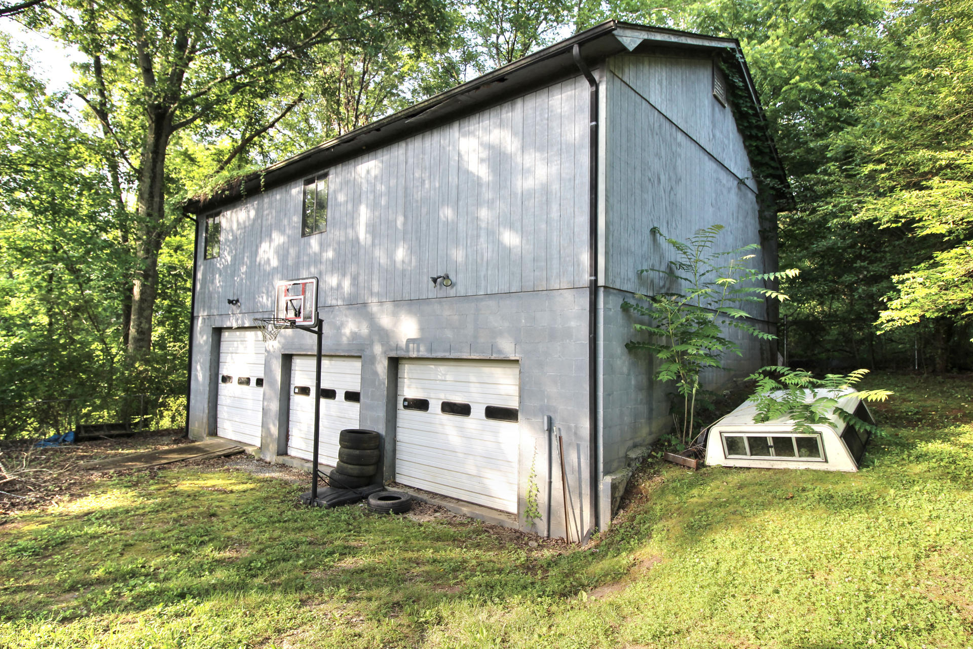 6025 Maloneyville Road Corryton, TN 37721 - Photo 19 of 24 garage with apt