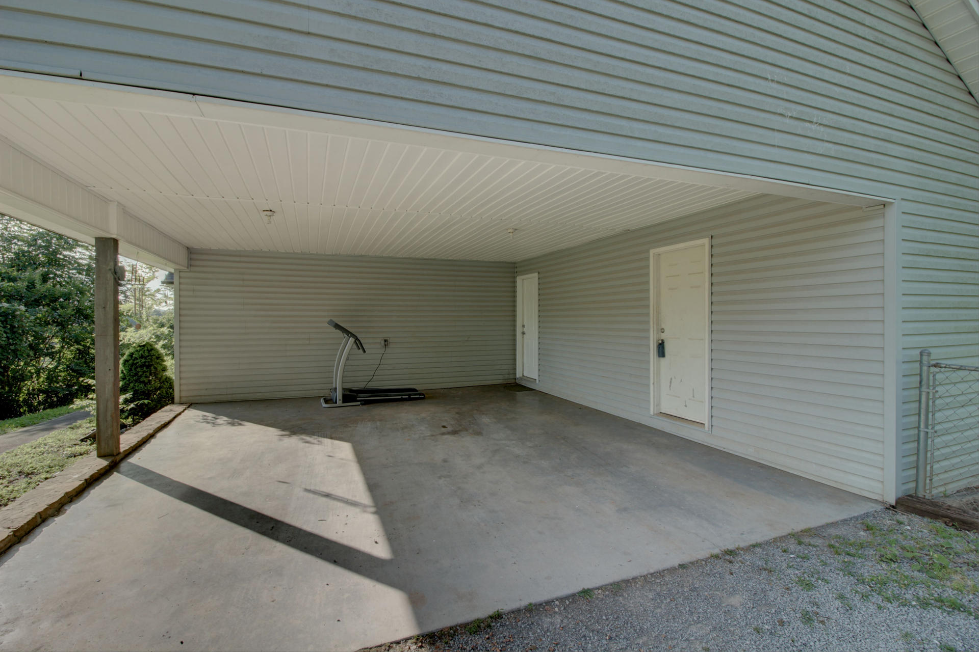 6025 Maloneyville Road Corryton, TN 37721 - Photo 6 of 24 Carport