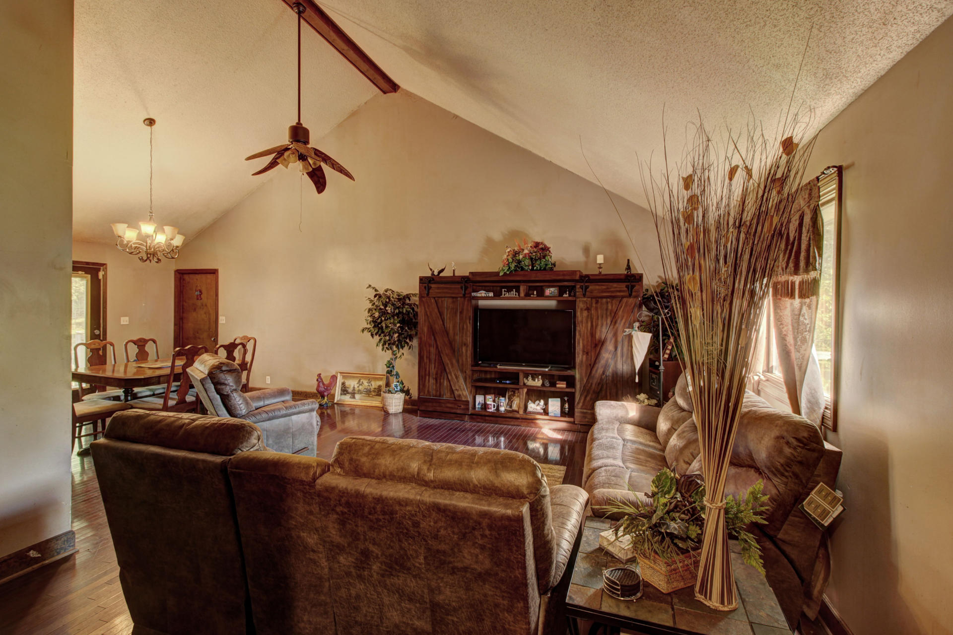6025 Maloneyville Road Corryton, TN 37721 - Photo 7 of 24 Great Room 1