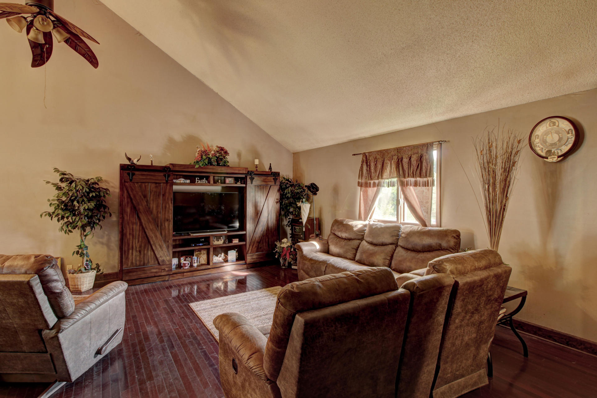 6025 Maloneyville Road Corryton, TN 37721 - Photo 8 of 24 Great Room 2