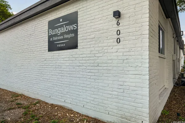 $875 | 600 Gentleman Road, Unit 1, Balcones Heights, TX 78201