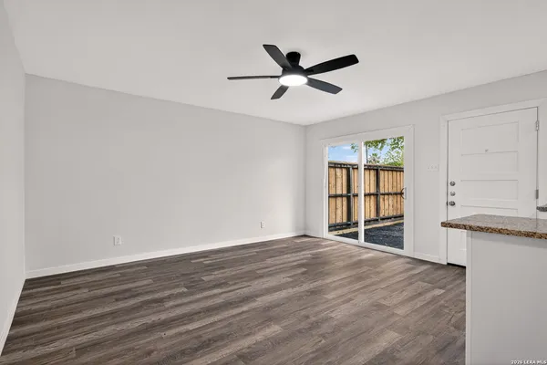 $875 | 600 Gentleman Road, Unit 1, Balcones Heights, TX 78201