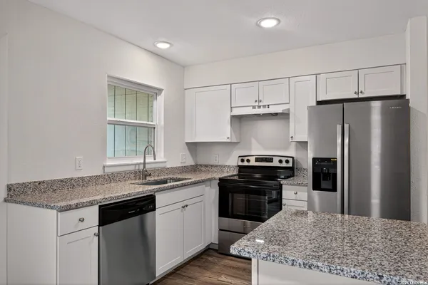 $875 | 600 Gentleman Road, Unit 1, Balcones Heights, TX 78201