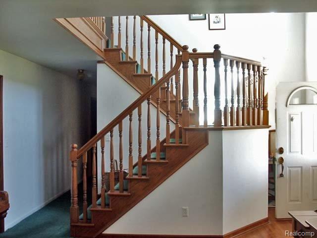 4750 North Rochester Road Rochester, MI 48306 - Photo 3 of 20 Nice wood detailing