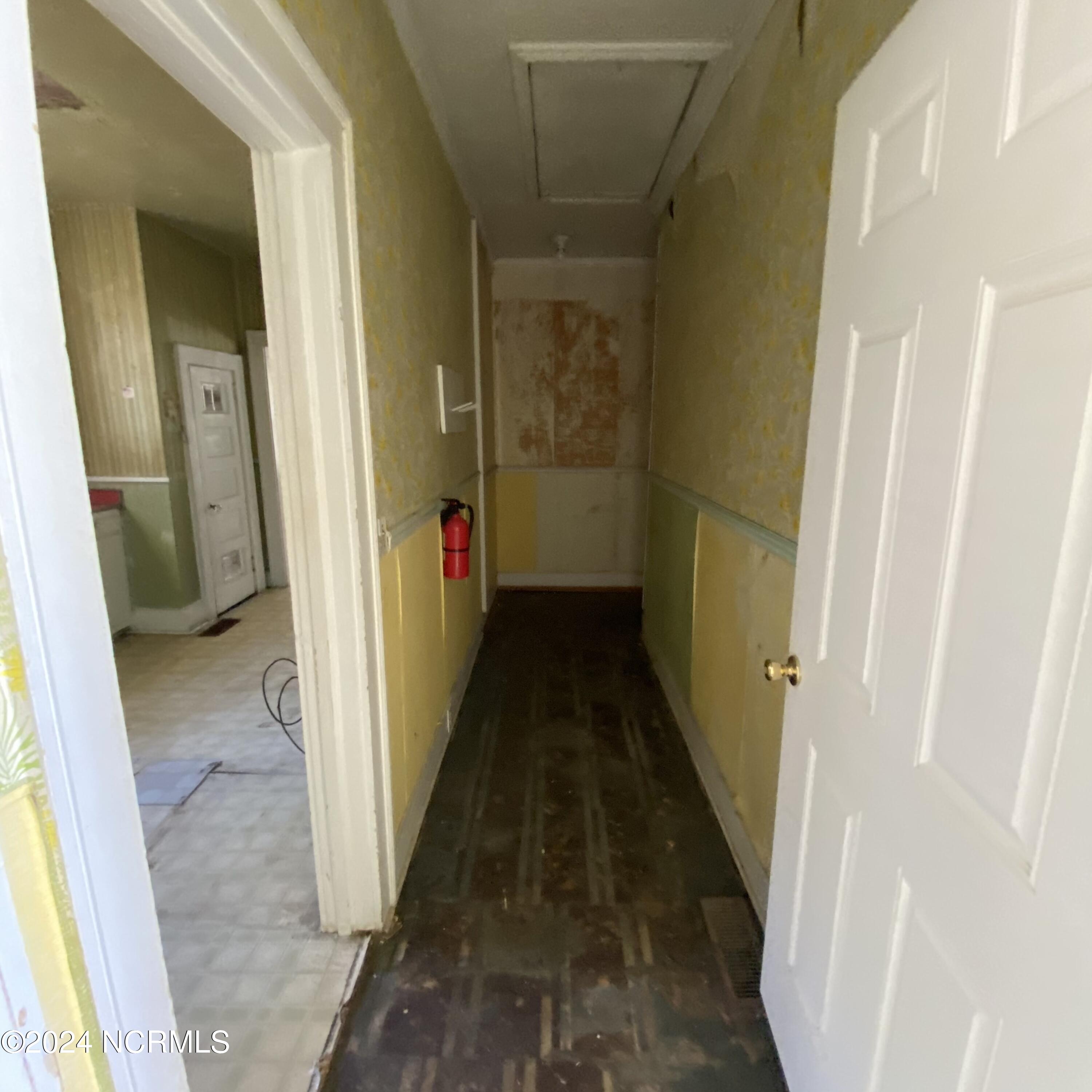 704 Perry Street Kinston, NC 28501 - Photo 15 of 27 IMG_4180