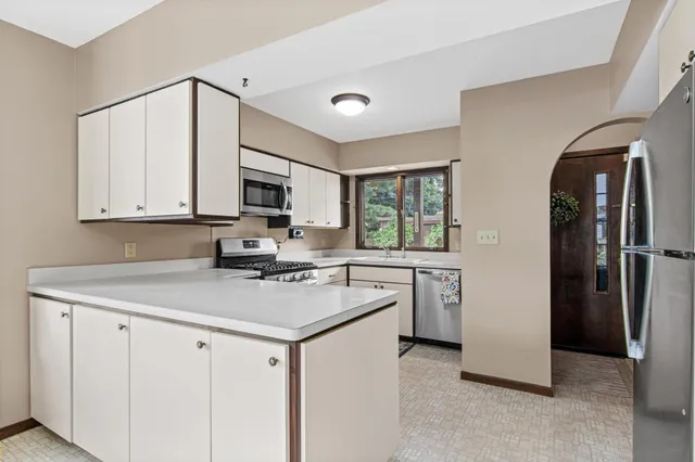 $585,000 | 95 West Colorado Street, St. Paul, MN 55107